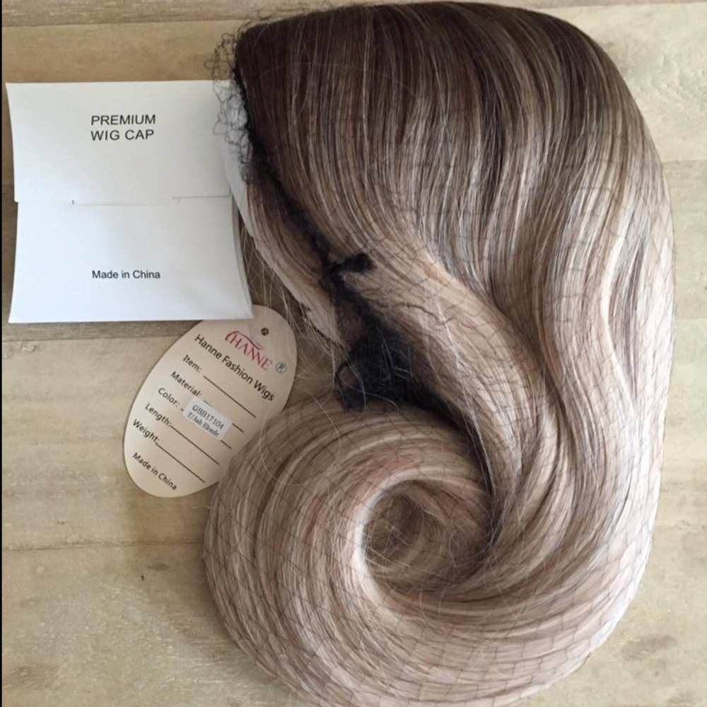 Ash Blonde Ombré High Density Heat Resistant Wig - Picture 5 of 11